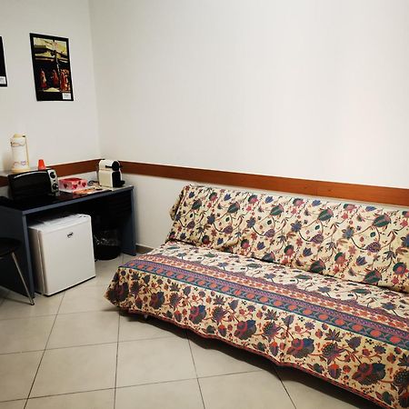Dimora Alla Villa 奥斯图尼 外观 照片